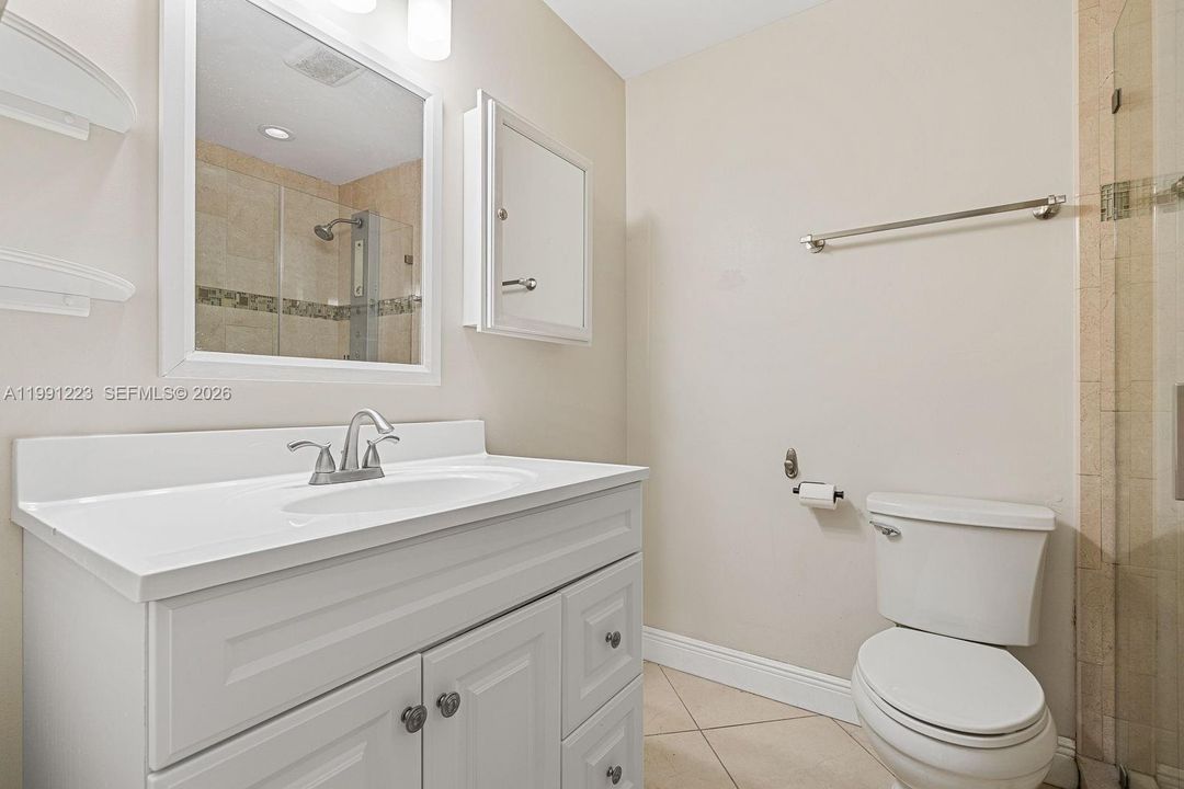 En Venta: $359,000 (3 camas, 2 baños, 1141 Pies cuadrados)