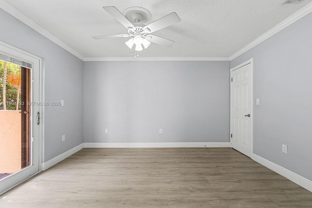 En Venta: $359,000 (3 camas, 2 baños, 1141 Pies cuadrados)