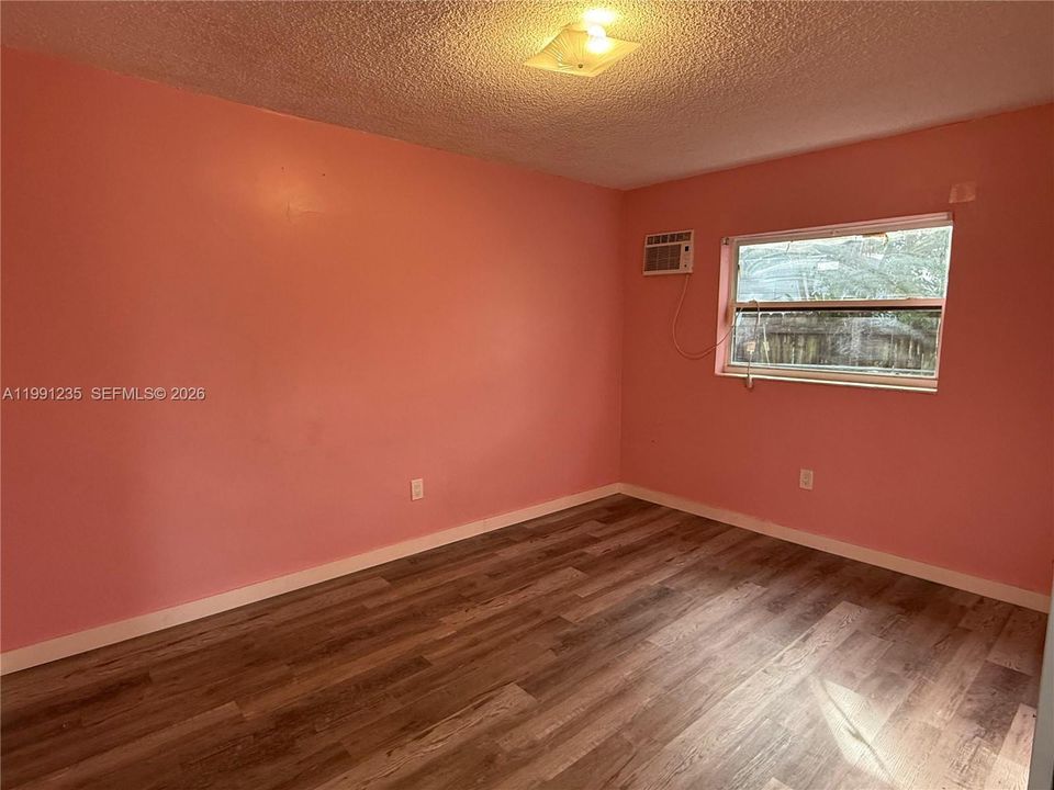 For Sale: $599,900 (0 beds, 0 baths, 1975 Square Feet)