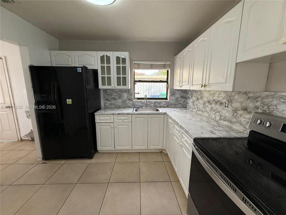 For Sale: $599,900 (0 beds, 0 baths, 1975 Square Feet)