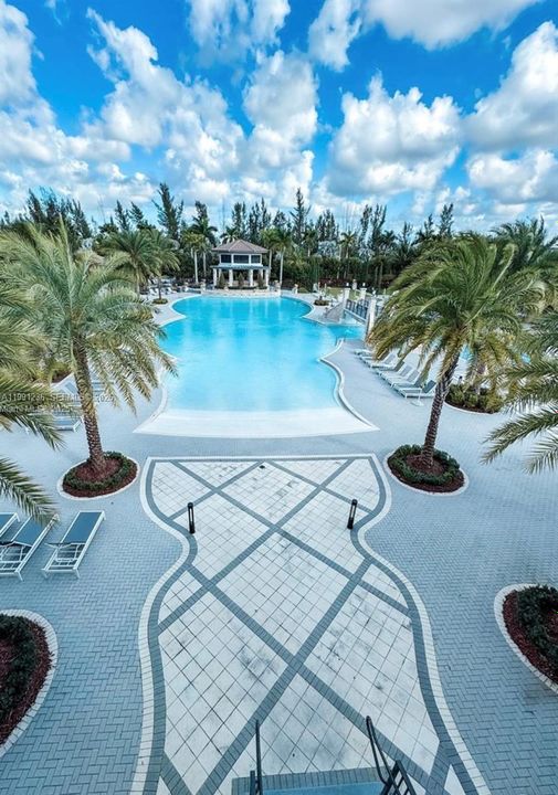 Recently Rented: $8,500 (5 beds, 4 baths, 3820 Square Feet)