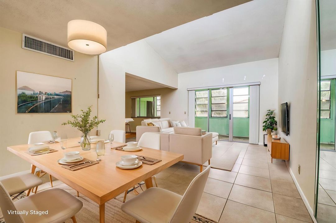_IMG0105_HDR - Dining Room - Standard -