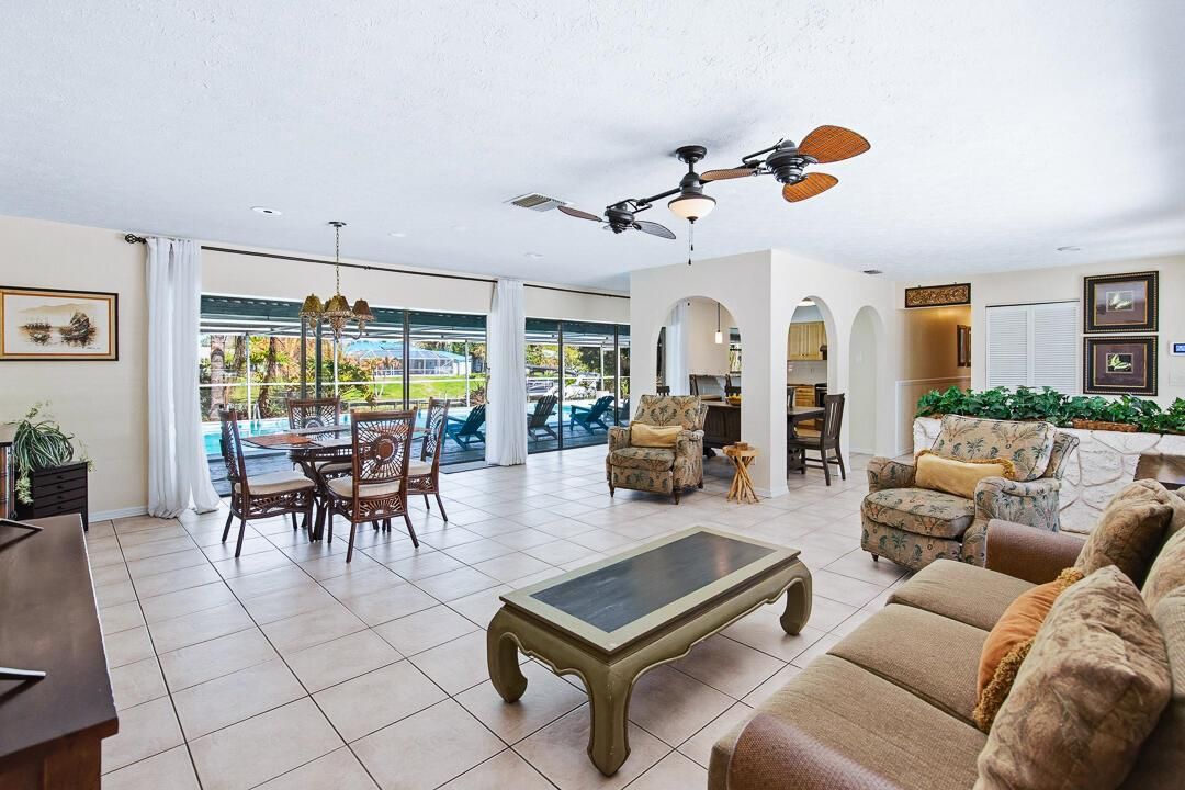 343 SE Verada Avenue-16