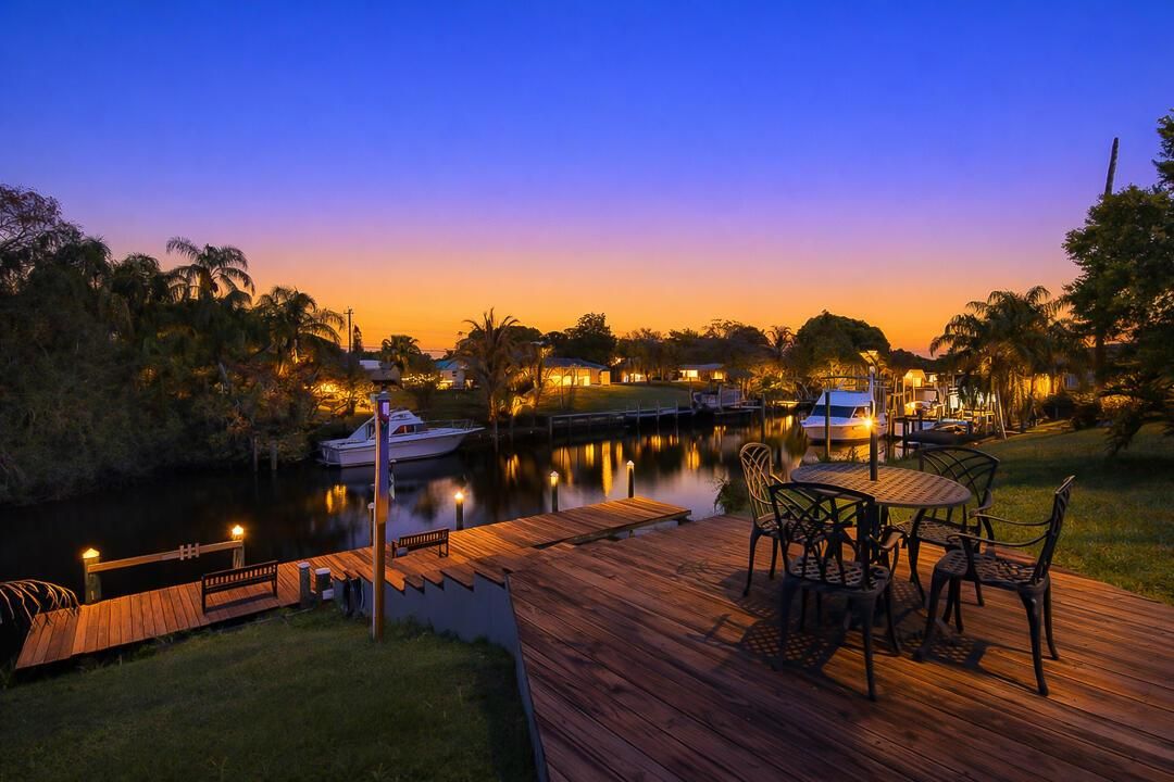 343 SE Verada Avenue-48