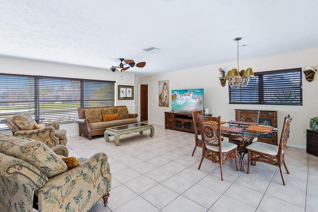 343 SE Verada Avenue-15