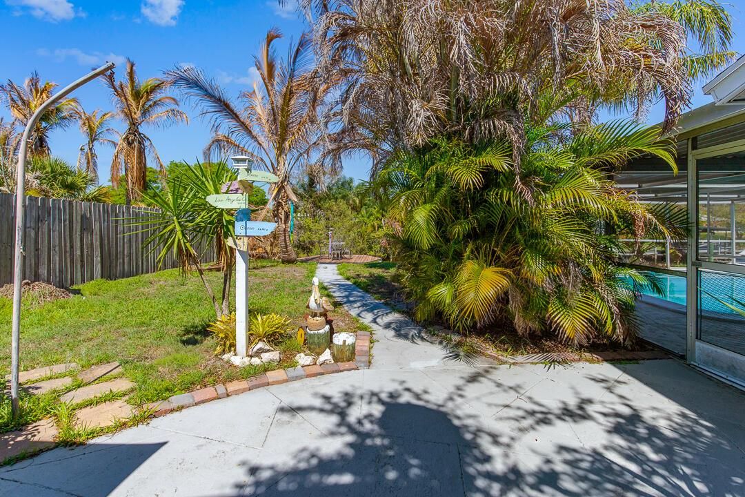 343 SE Verada Avenue-33