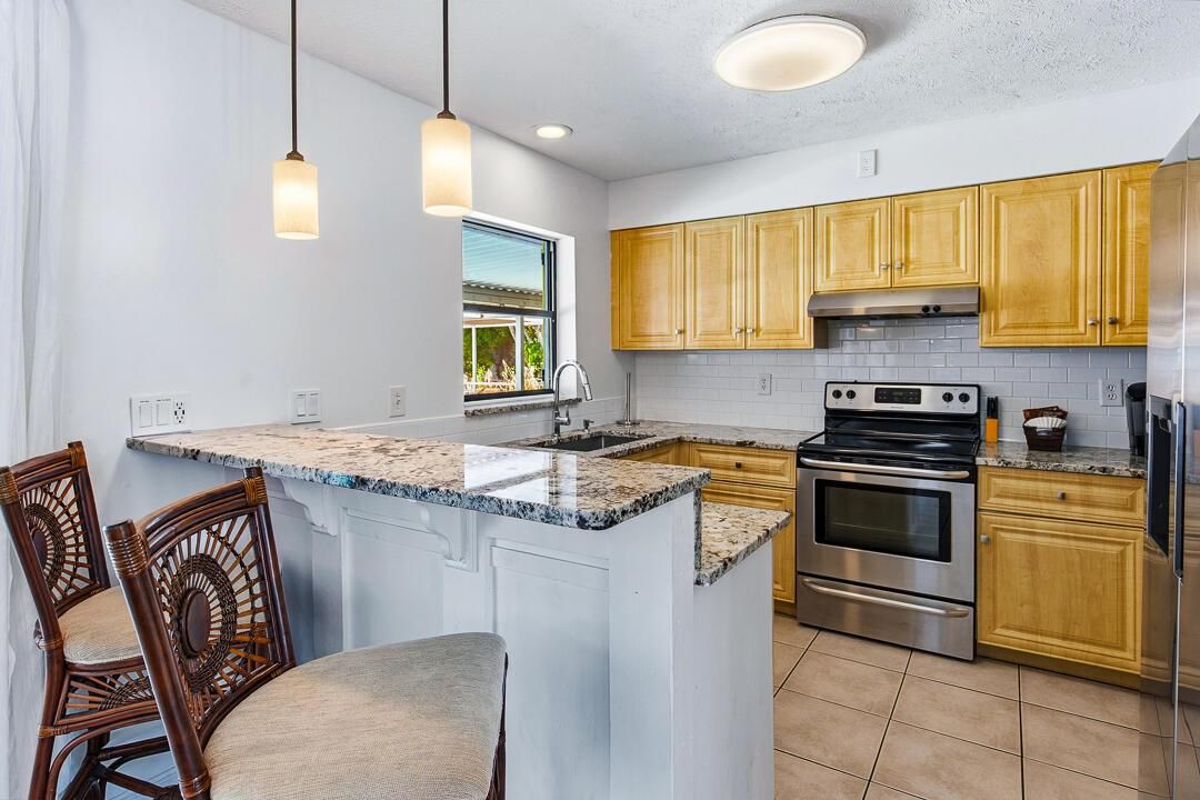 343 SE Verada Avenue-27