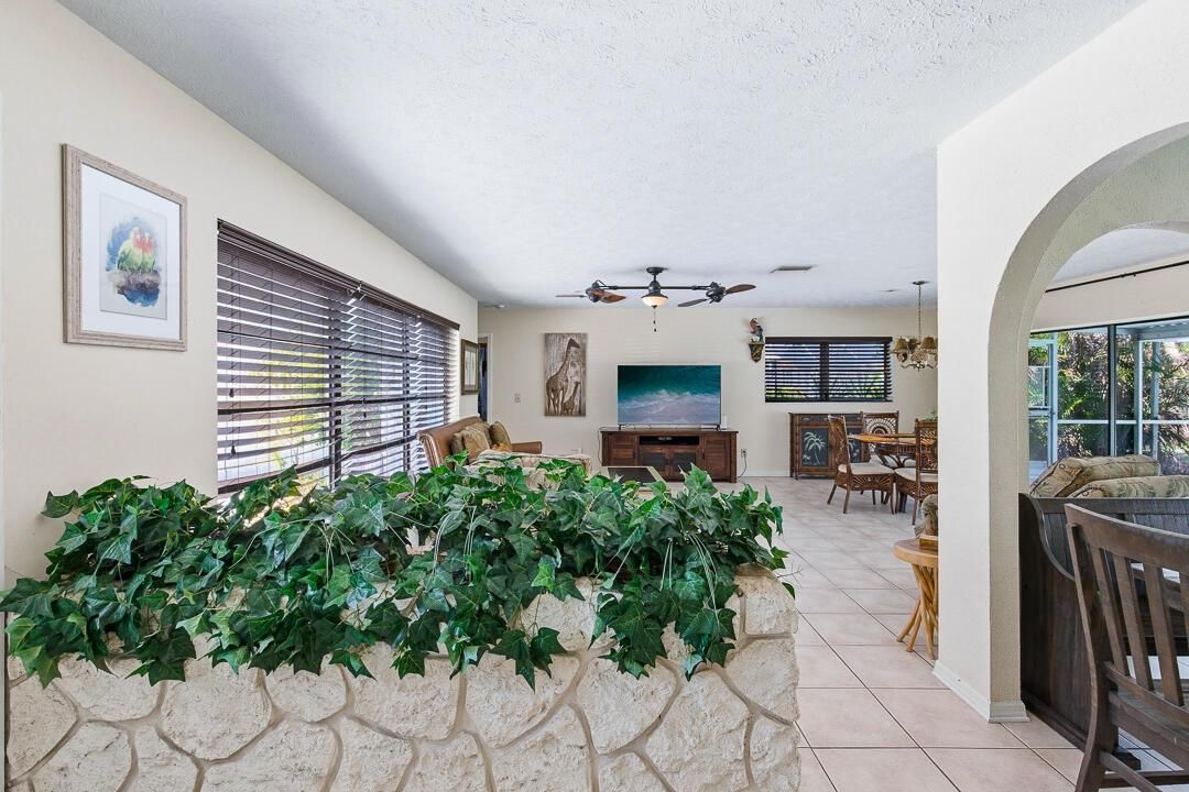 343 SE Verada Avenue-13