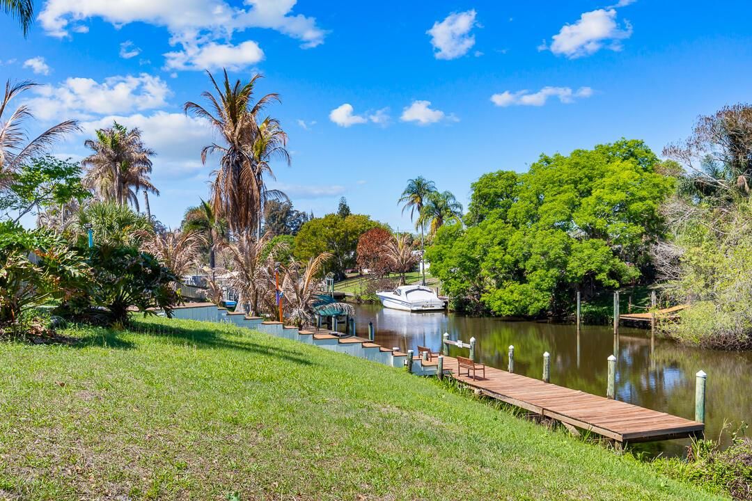 343 SE Verada Avenue-43