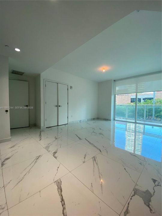For Sale: $438,000 (0 beds, 1 baths, 461 Square Feet)