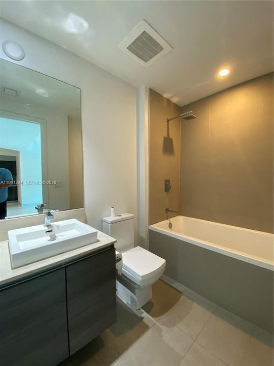 For Sale: $438,000 (0 beds, 1 baths, 461 Square Feet)