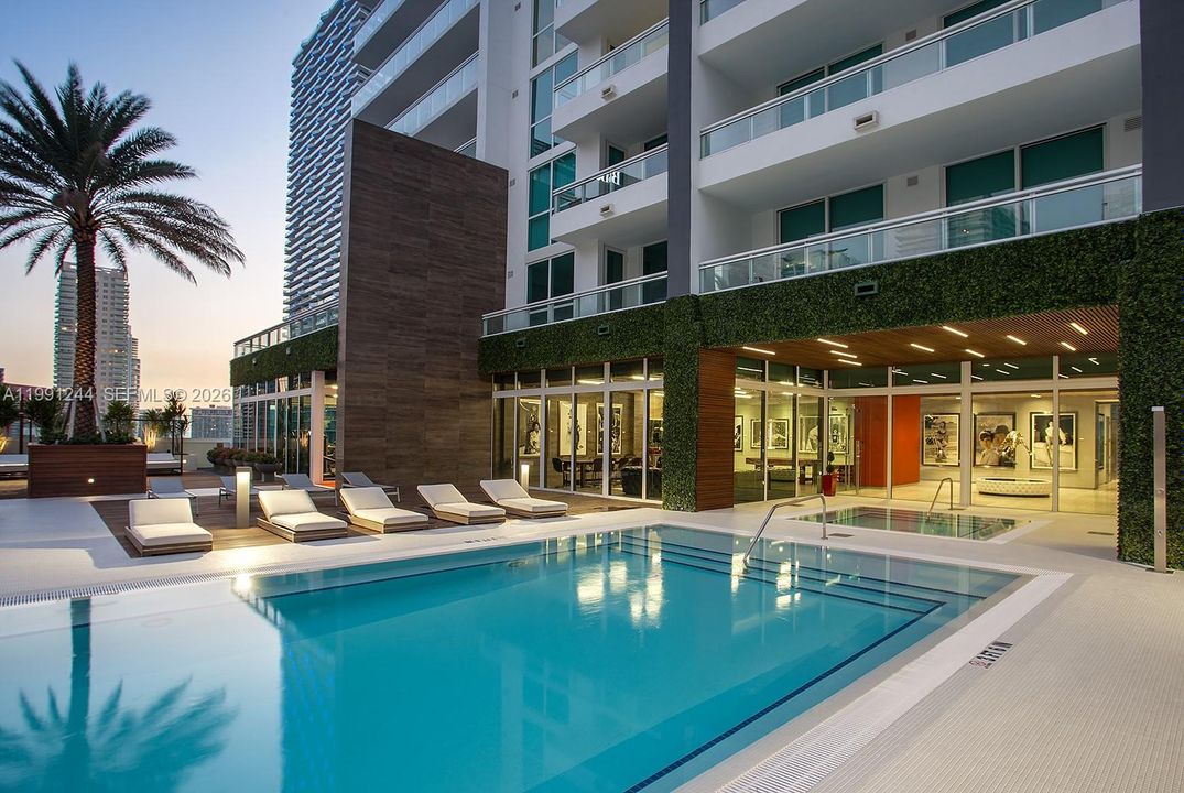 For Sale: $438,000 (0 beds, 1 baths, 461 Square Feet)