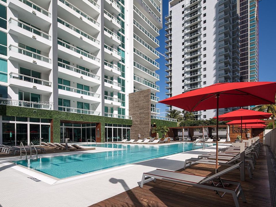 For Sale: $438,000 (0 beds, 1 baths, 461 Square Feet)