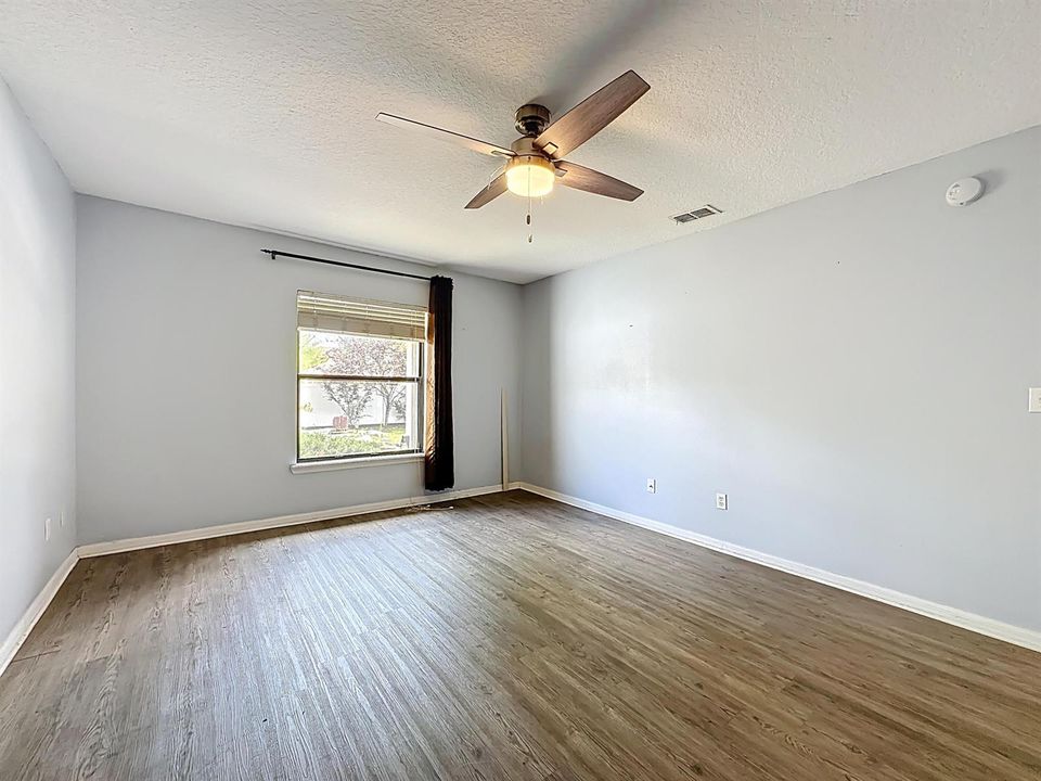 3371 Classic Oak Court-31