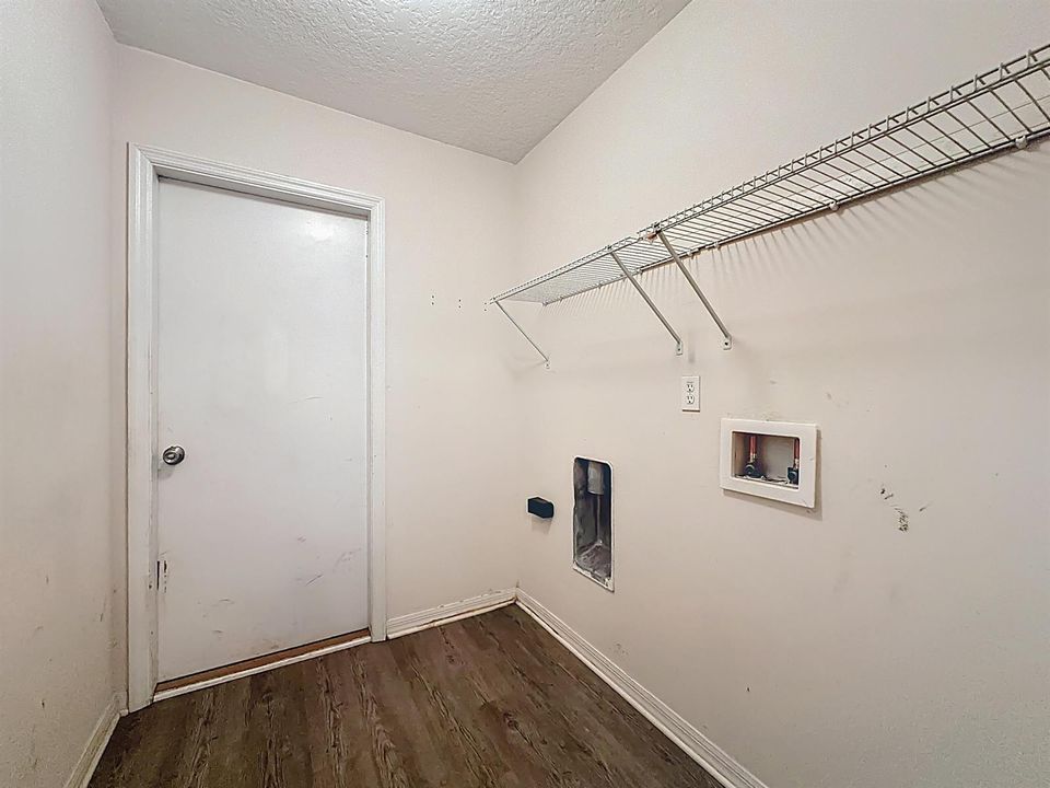 3371 Classic Oak Court-55