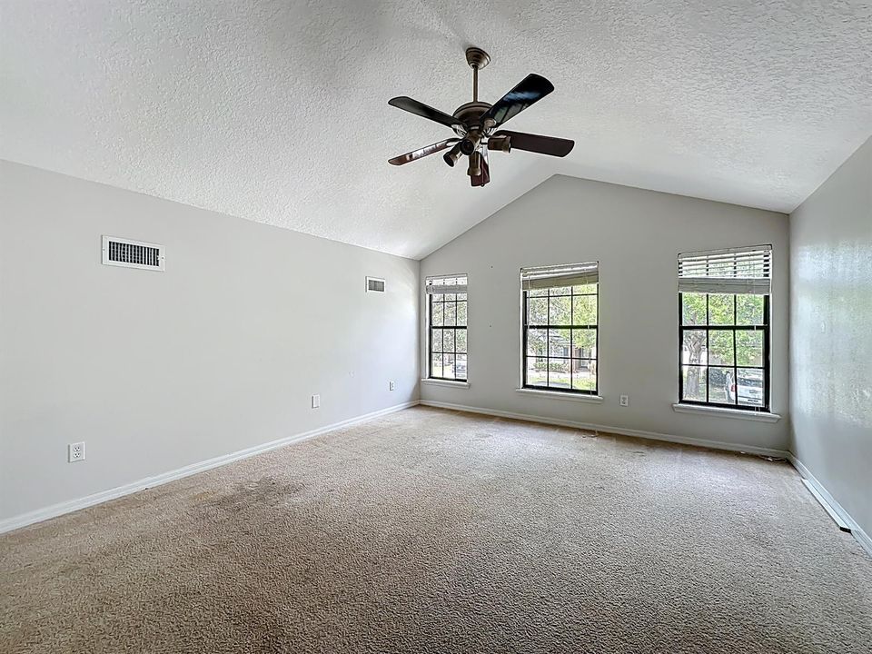 3371 Classic Oak Court-51