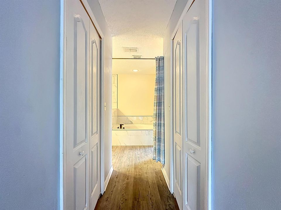 3371 Classic Oak Court-36