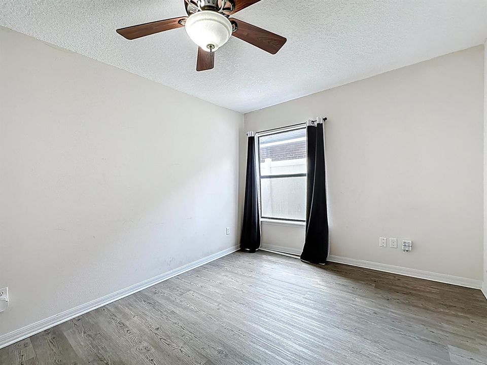 3371 Classic Oak Court-41