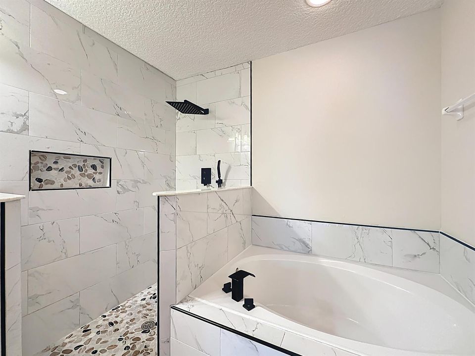 3371 Classic Oak Court-39