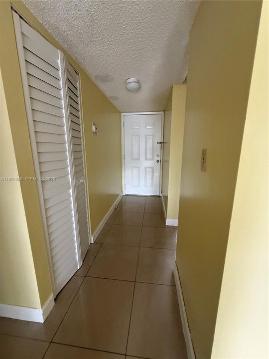 Activo con contrato: $185,000 (2 camas, 2 baños, 832 Pies cuadrados)