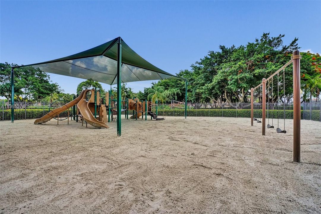 Active With Contract: $675,000 (3 beds, 2 baths, 1505 Square Feet)
