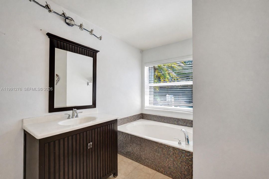 Active With Contract: $675,000 (3 beds, 2 baths, 1505 Square Feet)