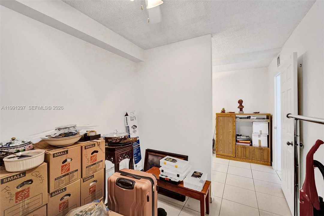 Activo con contrato: $219,000 (2 camas, 2 baños, 1385 Pies cuadrados)