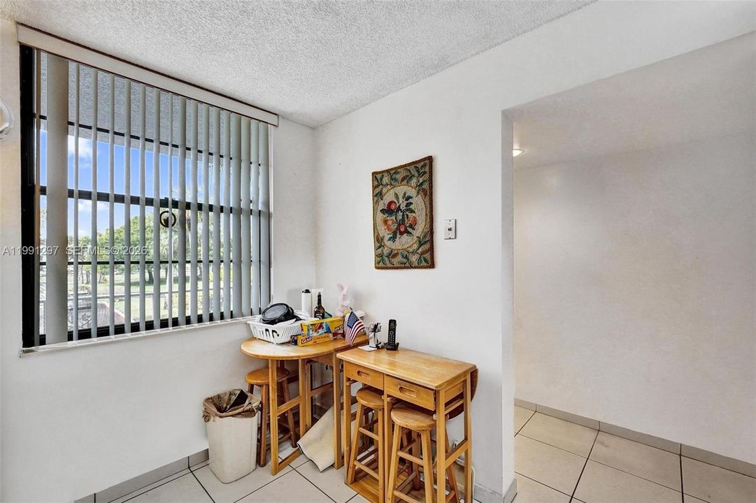 Activo con contrato: $219,000 (2 camas, 2 baños, 1385 Pies cuadrados)