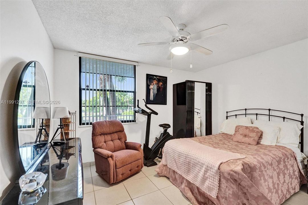 Activo con contrato: $219,000 (2 camas, 2 baños, 1385 Pies cuadrados)
