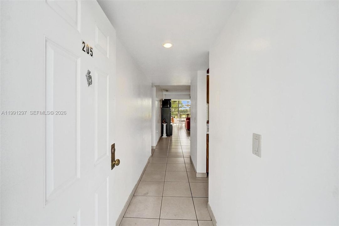 Activo con contrato: $219,000 (2 camas, 2 baños, 1385 Pies cuadrados)