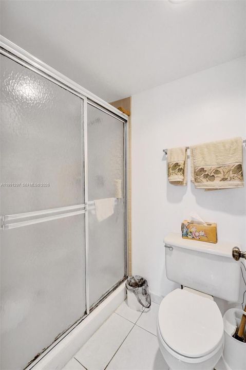 Activo con contrato: $219,000 (2 camas, 2 baños, 1385 Pies cuadrados)
