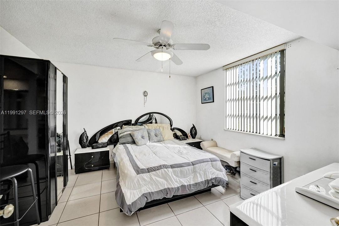 Activo con contrato: $219,000 (2 camas, 2 baños, 1385 Pies cuadrados)