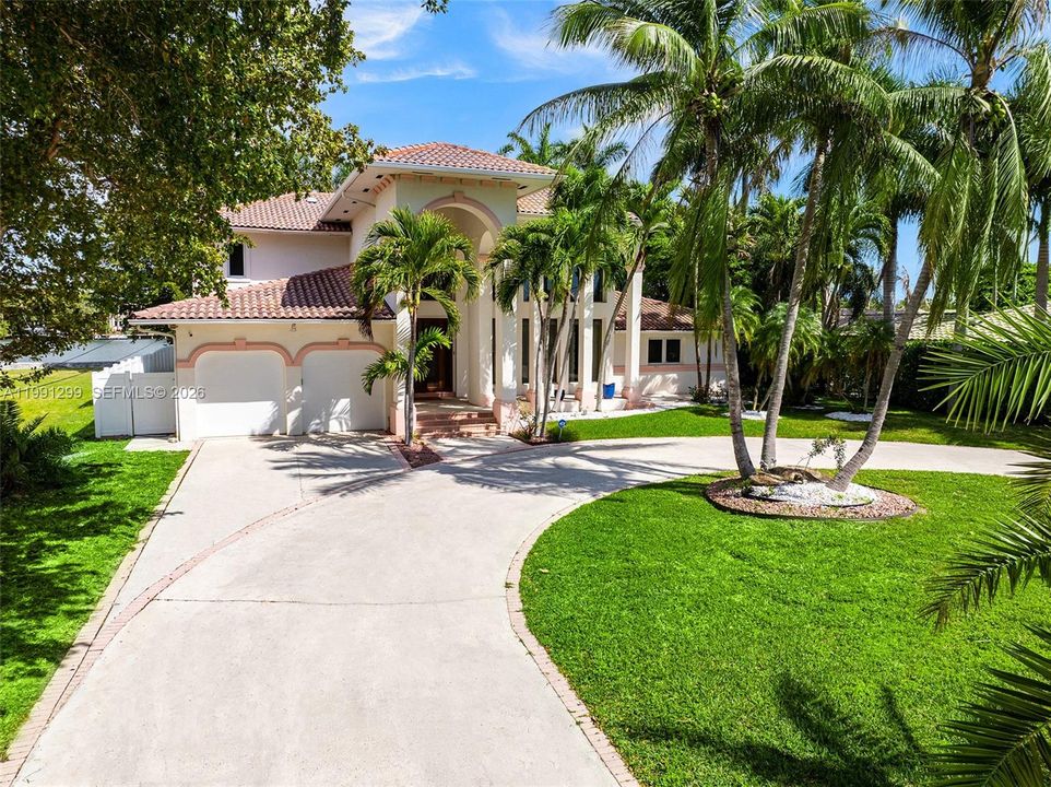 En Venta: $6,450,000 (6 camas, 5 baños, 5586 Pies cuadrados)