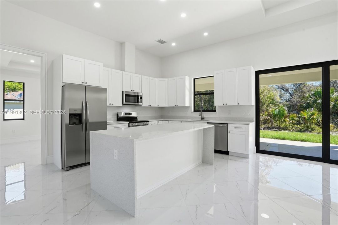 Vendido Recientemente: $330,000 (3 camas, 2 baños, 0 Pies cuadrados)