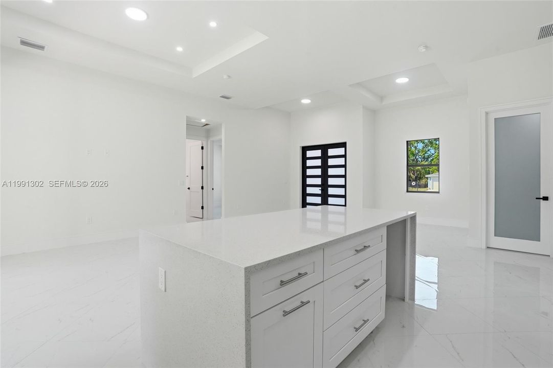 Vendido Recientemente: $330,000 (3 camas, 2 baños, 0 Pies cuadrados)