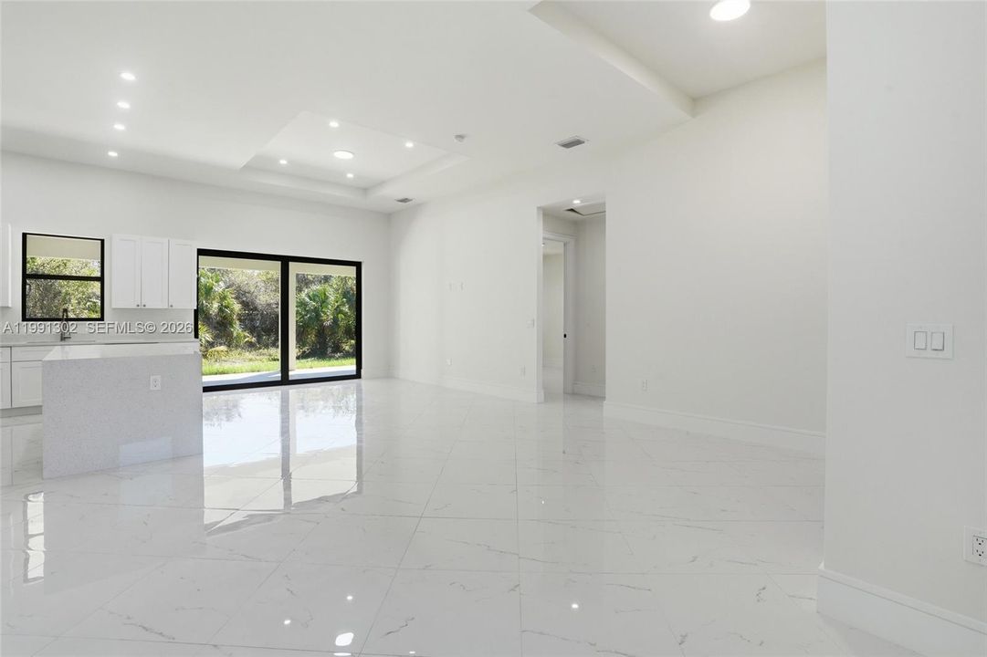 Vendido Recientemente: $330,000 (3 camas, 2 baños, 0 Pies cuadrados)
