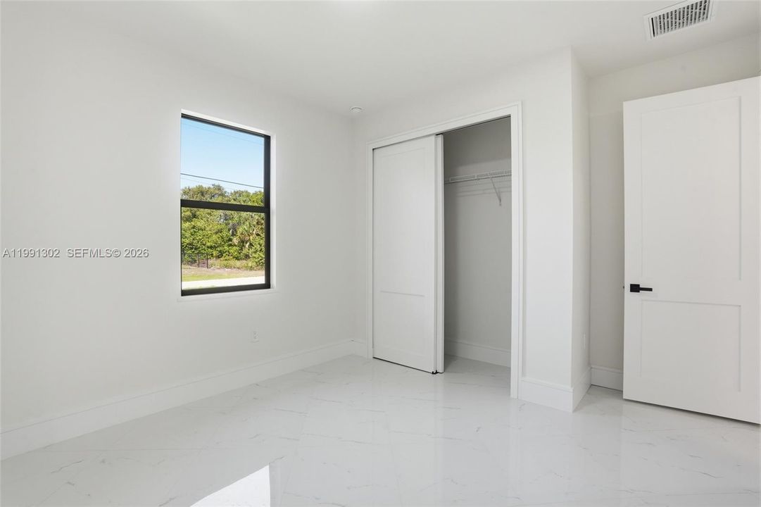Vendido Recientemente: $330,000 (3 camas, 2 baños, 0 Pies cuadrados)