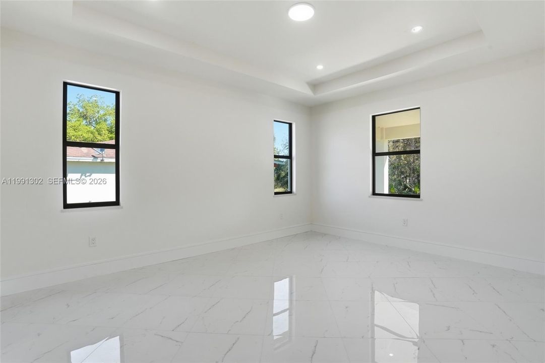 Vendido Recientemente: $330,000 (3 camas, 2 baños, 0 Pies cuadrados)