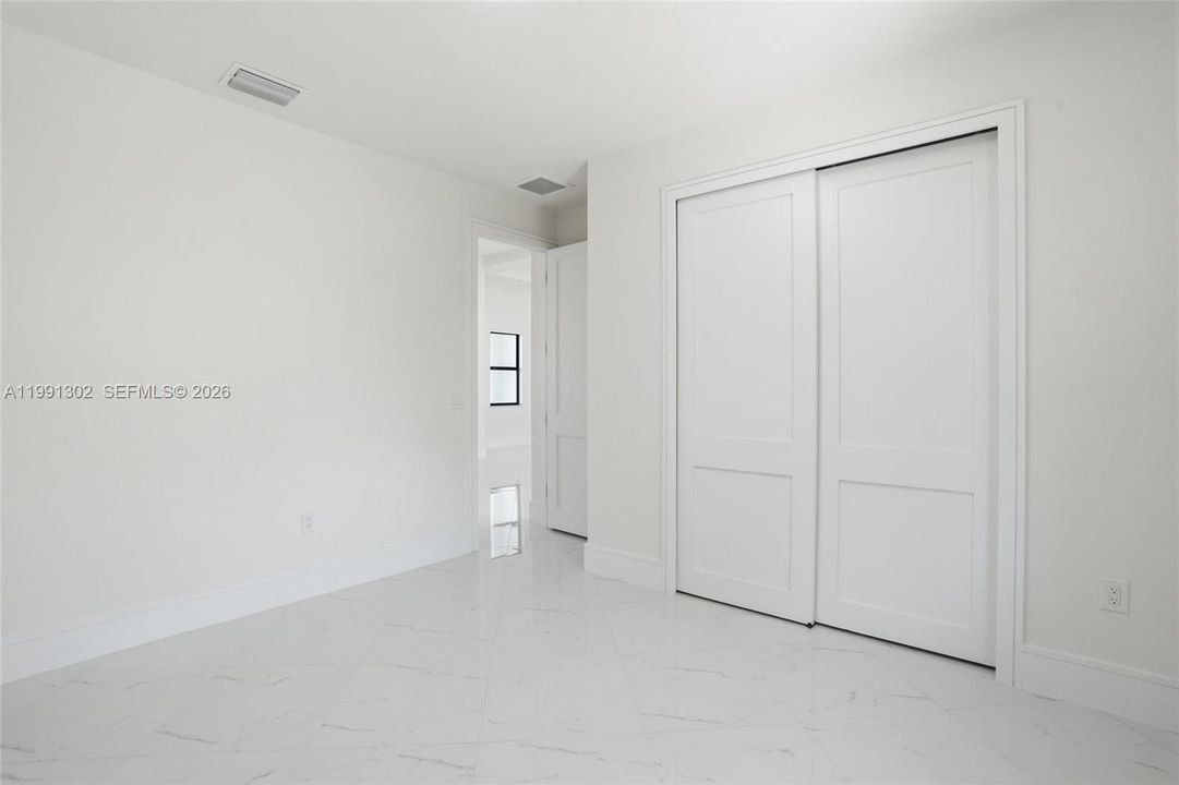 Vendido Recientemente: $330,000 (3 camas, 2 baños, 0 Pies cuadrados)