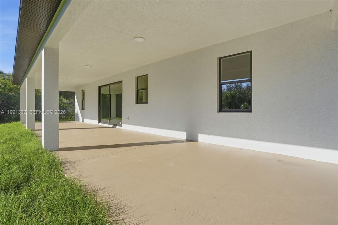 Vendido Recientemente: $330,000 (3 camas, 2 baños, 0 Pies cuadrados)