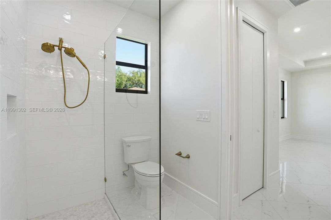 Vendido Recientemente: $330,000 (3 camas, 2 baños, 0 Pies cuadrados)