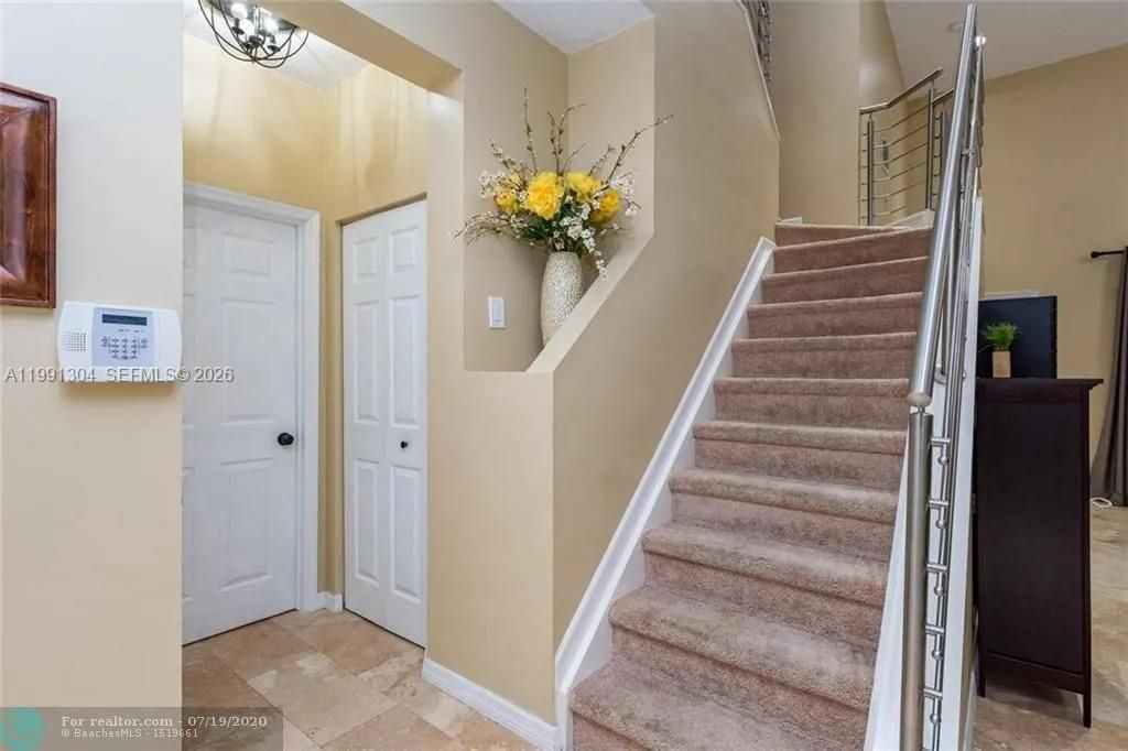 For Sale: $519,900 (3 beds, 2 baths, 1606 Square Feet)