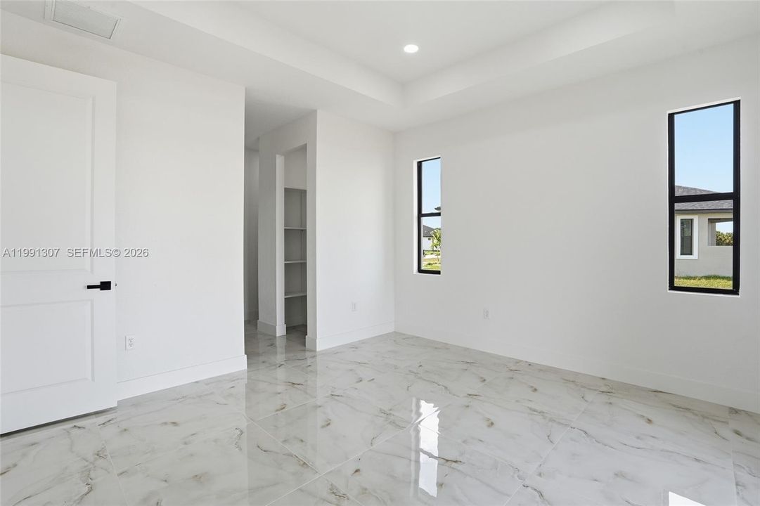 На продажу: $349,000 (3 спален, 2 ванн, 0 Квадратных фут)
