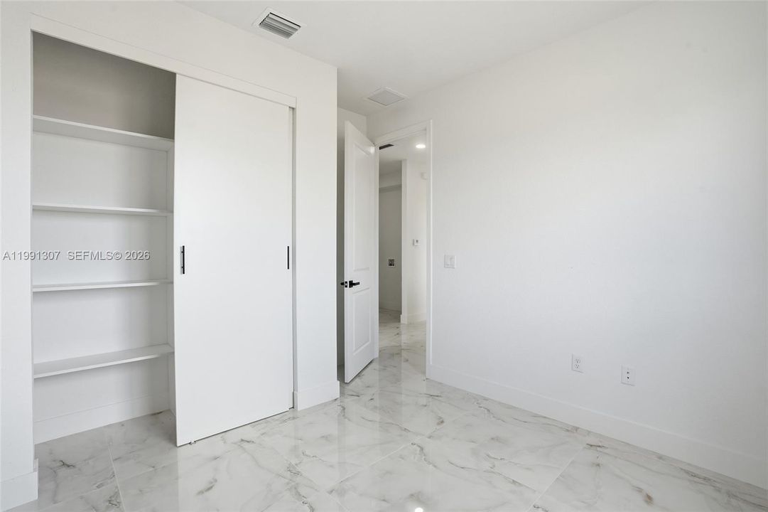 На продажу: $349,000 (3 спален, 2 ванн, 0 Квадратных фут)