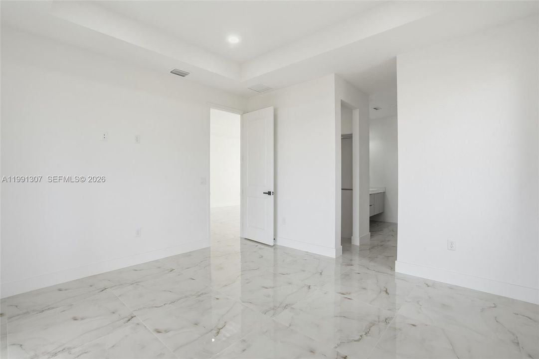 На продажу: $349,000 (3 спален, 2 ванн, 0 Квадратных фут)