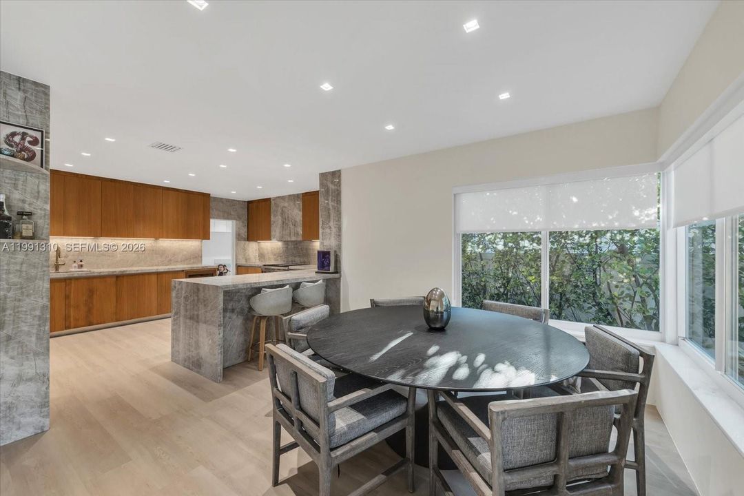 En Venta: $7,950,000 (3 camas, 3 baños, 2492 Pies cuadrados)