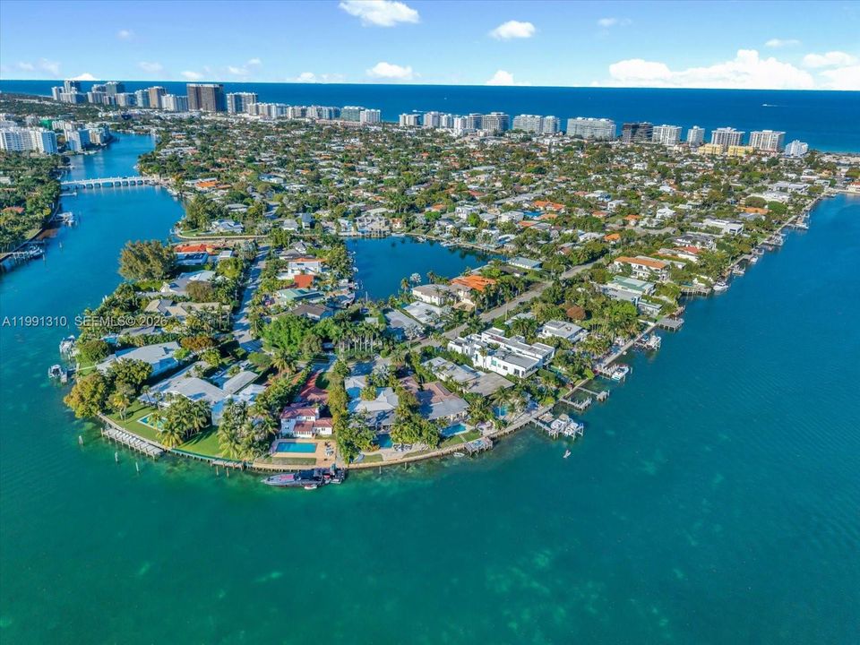En Venta: $7,950,000 (3 camas, 3 baños, 2492 Pies cuadrados)