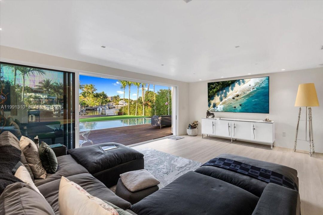 En Venta: $7,950,000 (3 camas, 3 baños, 2492 Pies cuadrados)