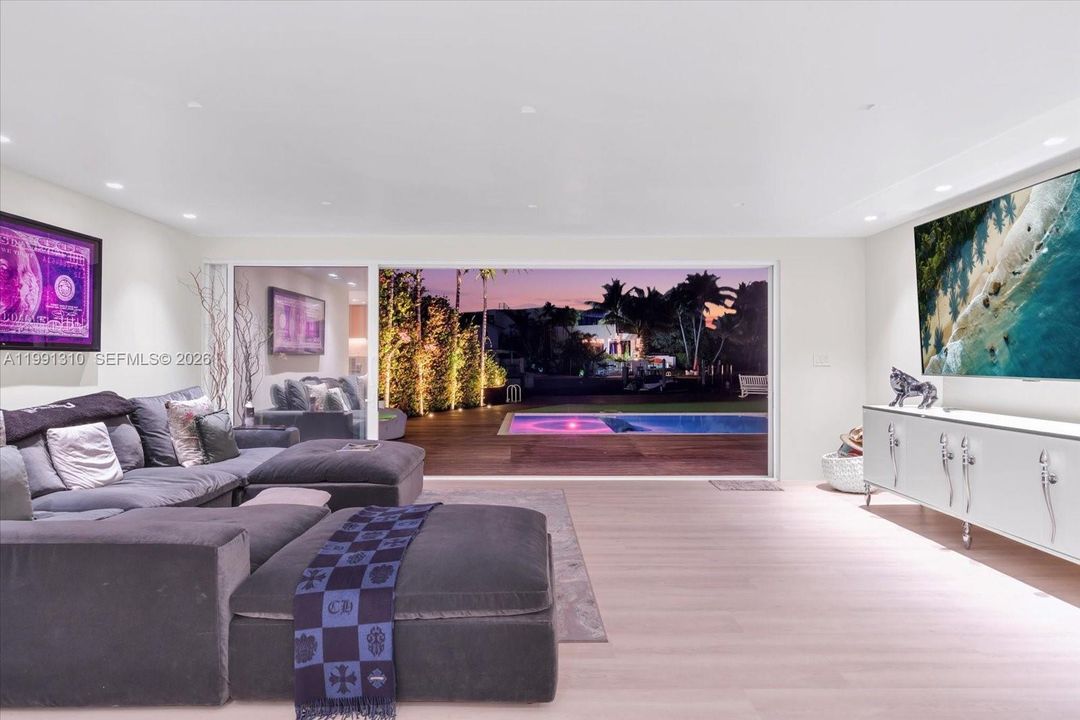 En Venta: $7,950,000 (3 camas, 3 baños, 2492 Pies cuadrados)