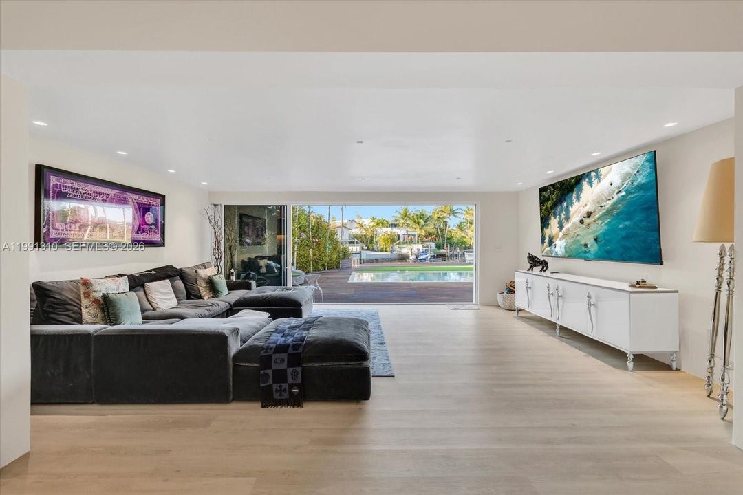 En Venta: $7,950,000 (3 camas, 3 baños, 2492 Pies cuadrados)